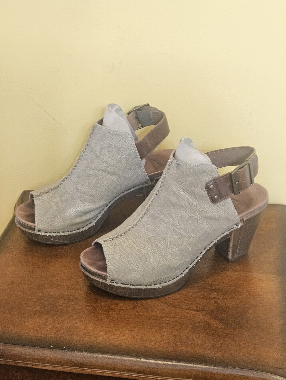 Dansko Reggie Slingback Platform Sandals Size 38 EUC